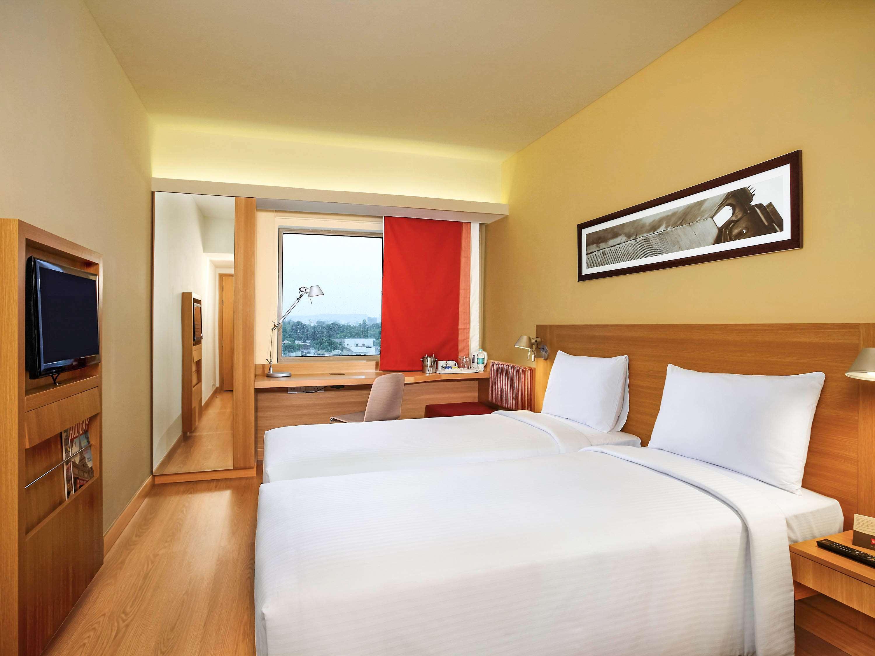 Hotel Ibis Bengaluru Hosur Road - An Accor Brand Extérieur photo
